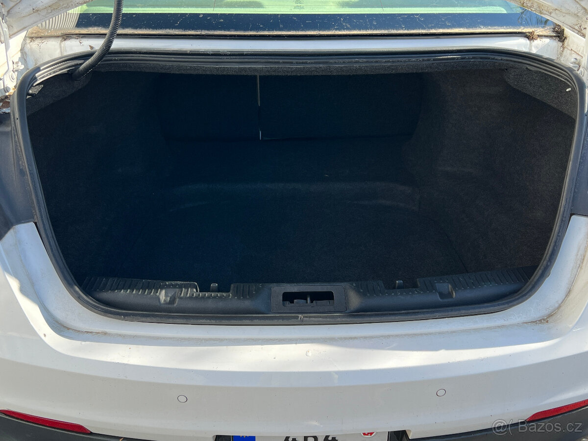 Ford Taurus 3.5V6, benzín, 2015, 1.majitel - 14