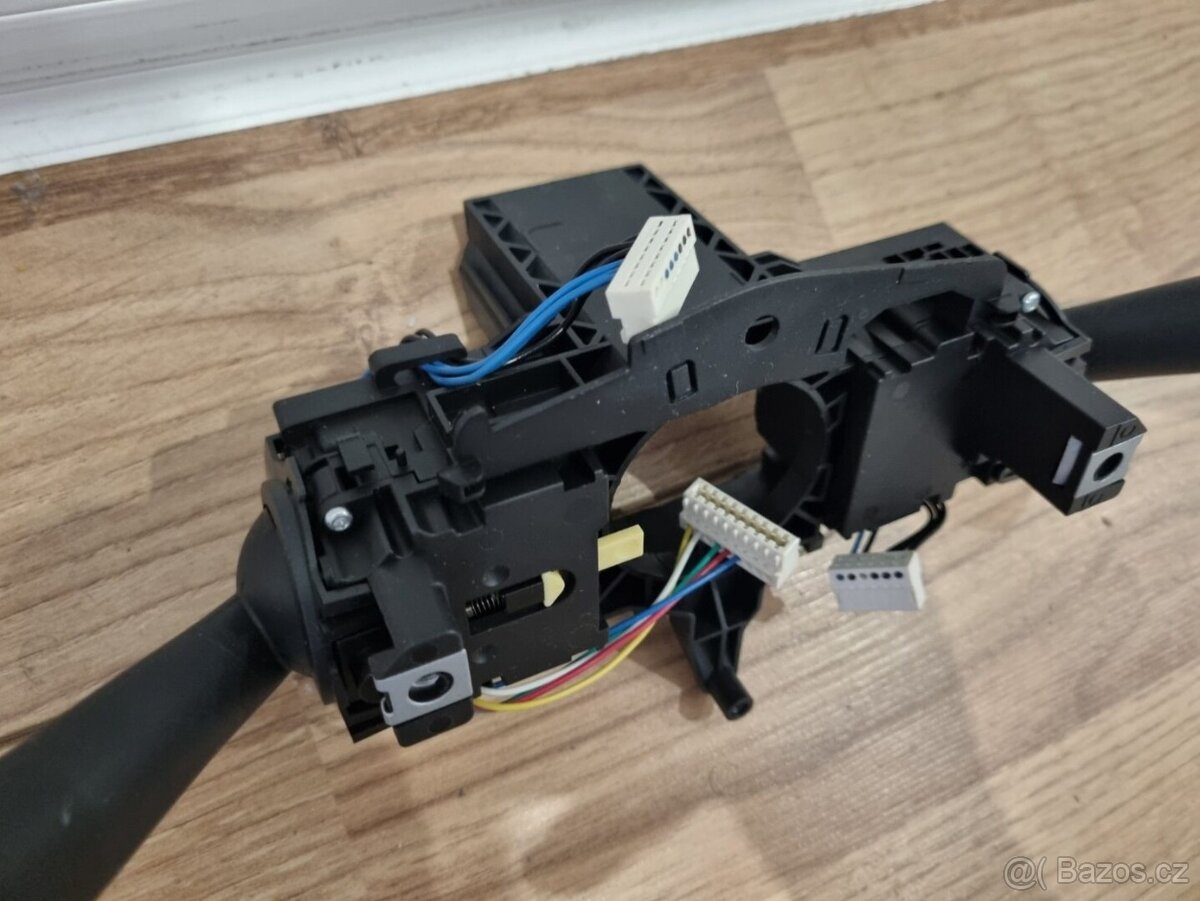 TEMPOMAT OVLÁDANIE PAČKY POD VOLANTOM - 14