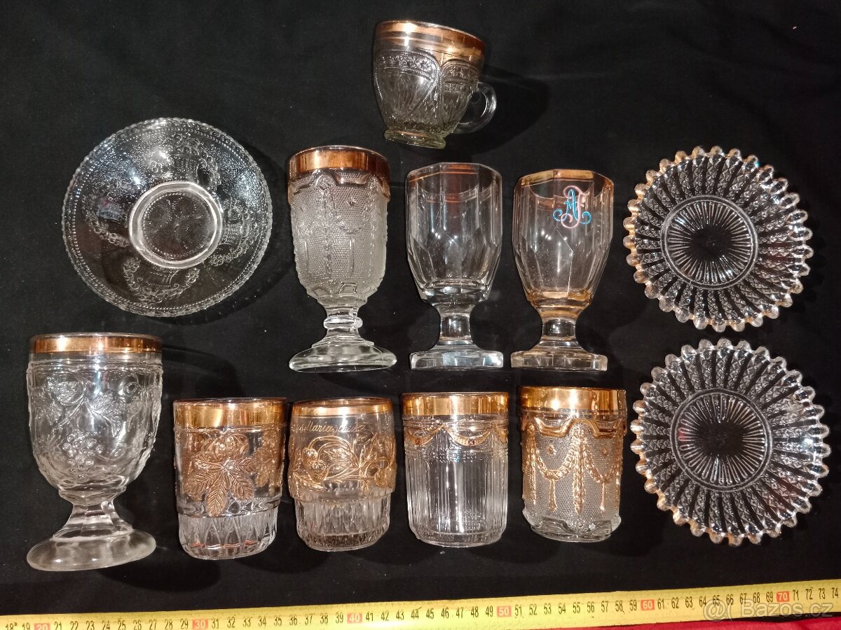 Grogovky 29 ks + 2 ks talířků - zlaté lemování - 14