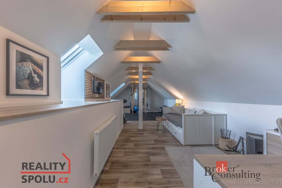 Prodej, domy/rodinný, 291 m2, U Rybníka 2/2, 25064 Zlonín, P - 14