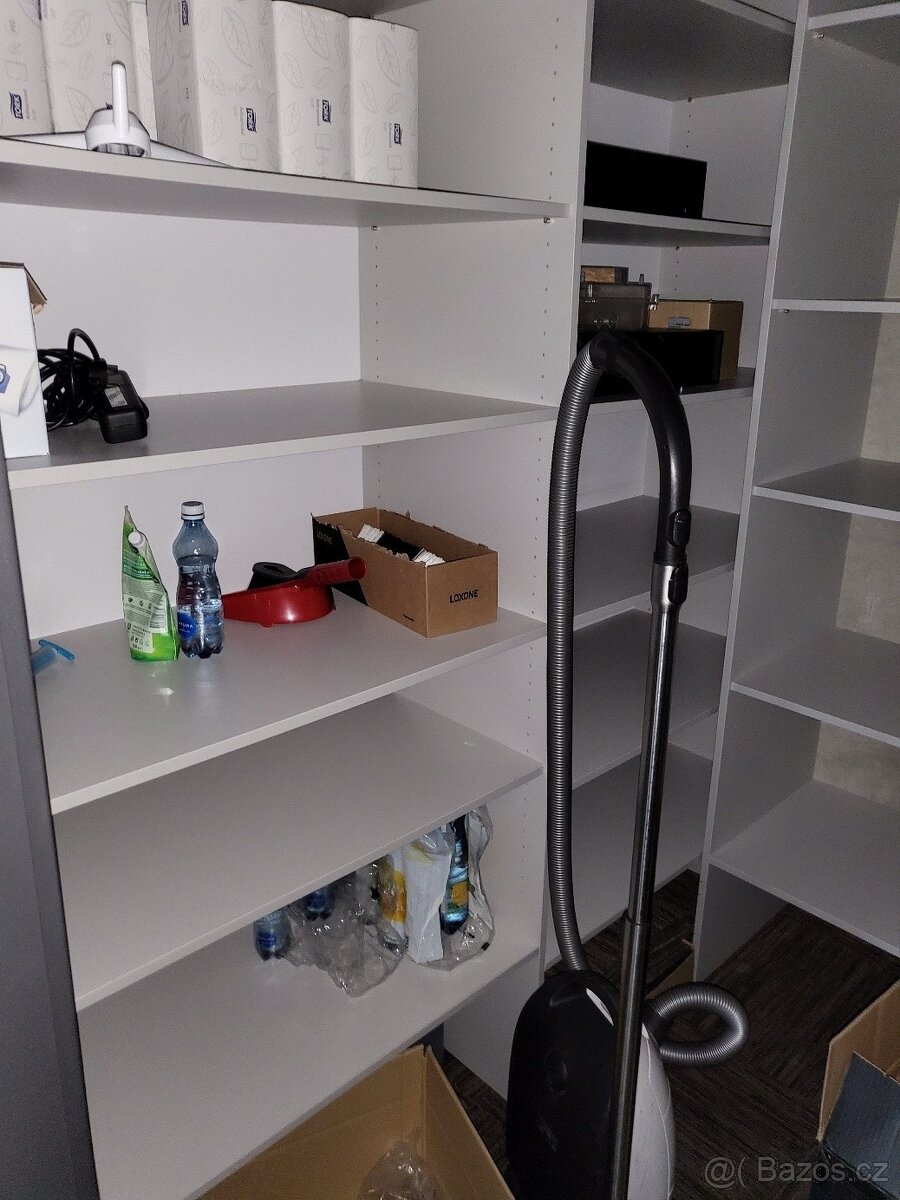 Prodej vybavení a zařízení Showroom a kanceláře Karlín - 14