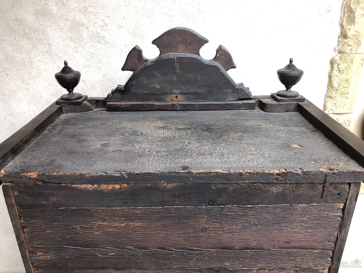 Starožitný příborník - 14