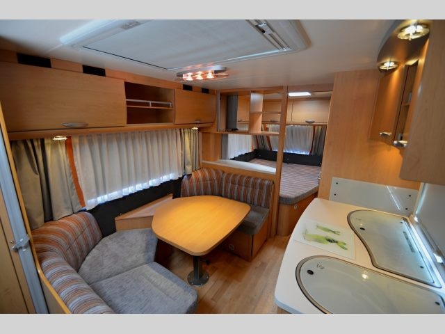 Karavan Knaus Sudwind KW01, 6 osob, Markýza - 14