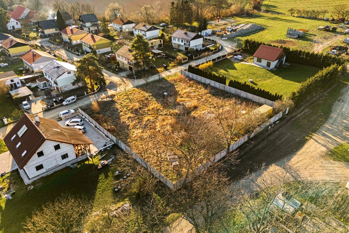 Pozemek pro developera či rodinu - možnost dvoj/trojdomu - 14