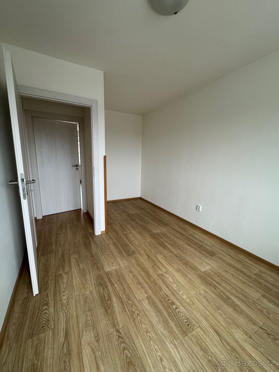DLOUHODOBÝ PRONÁJEM BYTU 3+1kk (70 m² )BLAŽOVICE U BRNA - 14