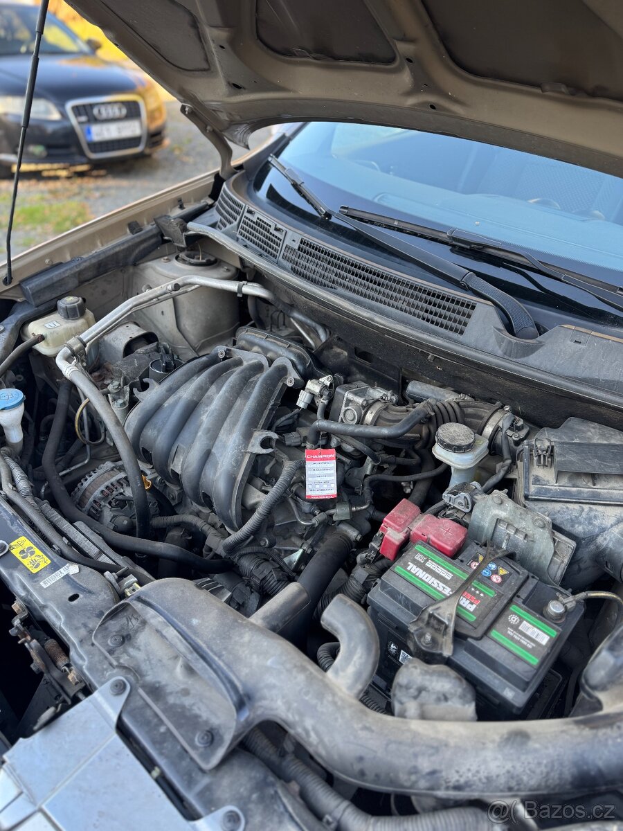 Nissan Qashqai 1.6 Benzín 5Q manuál - 14