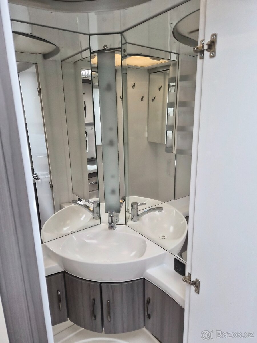 Karavan Hobby 470 r.v 2018 - 14