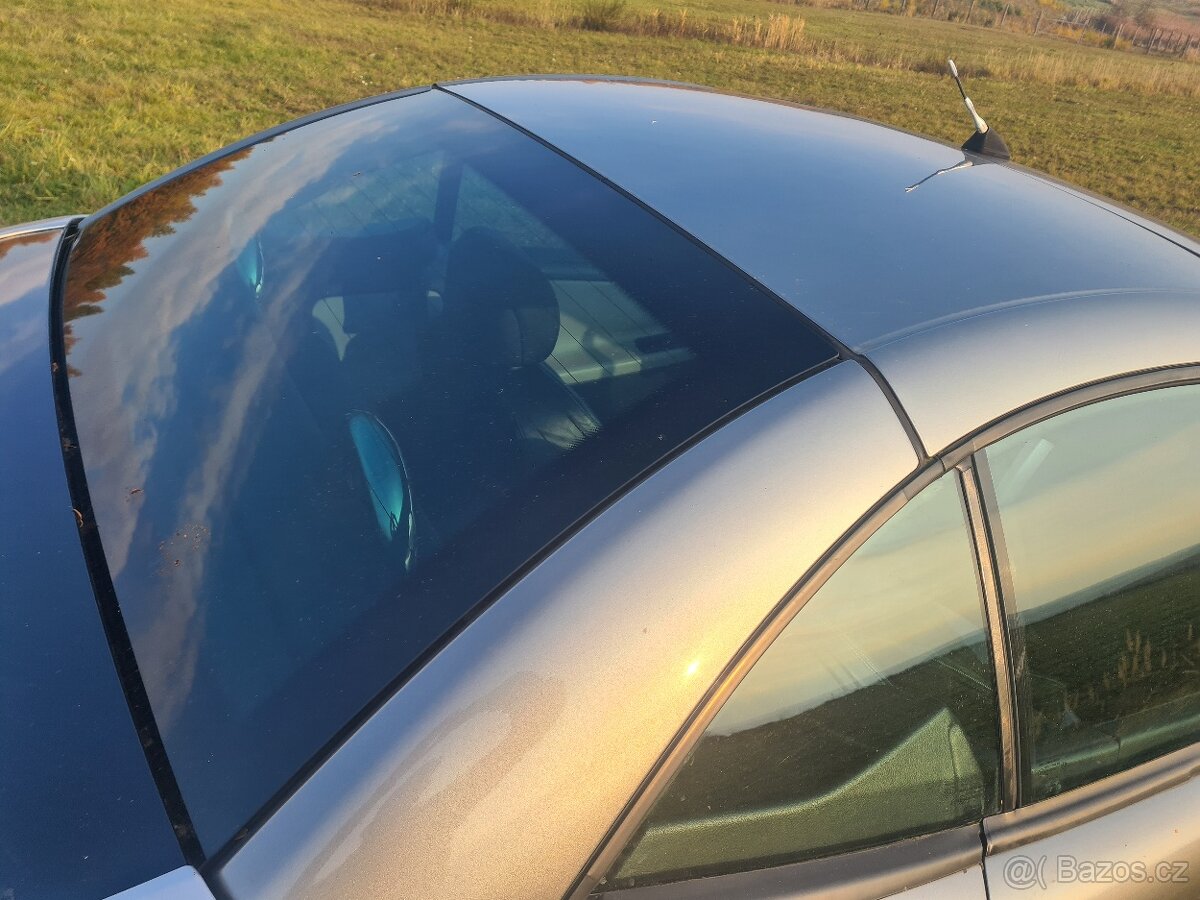 Peugeot 207 CC 1.6 88kw LPG,Roland Garros,nová TK - 14