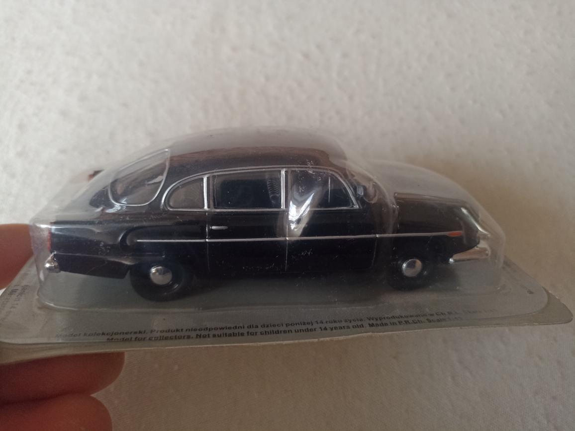 Model TATRA 603- Černá a TATRA 603-1-Bílá a Škoda 1200 - 14