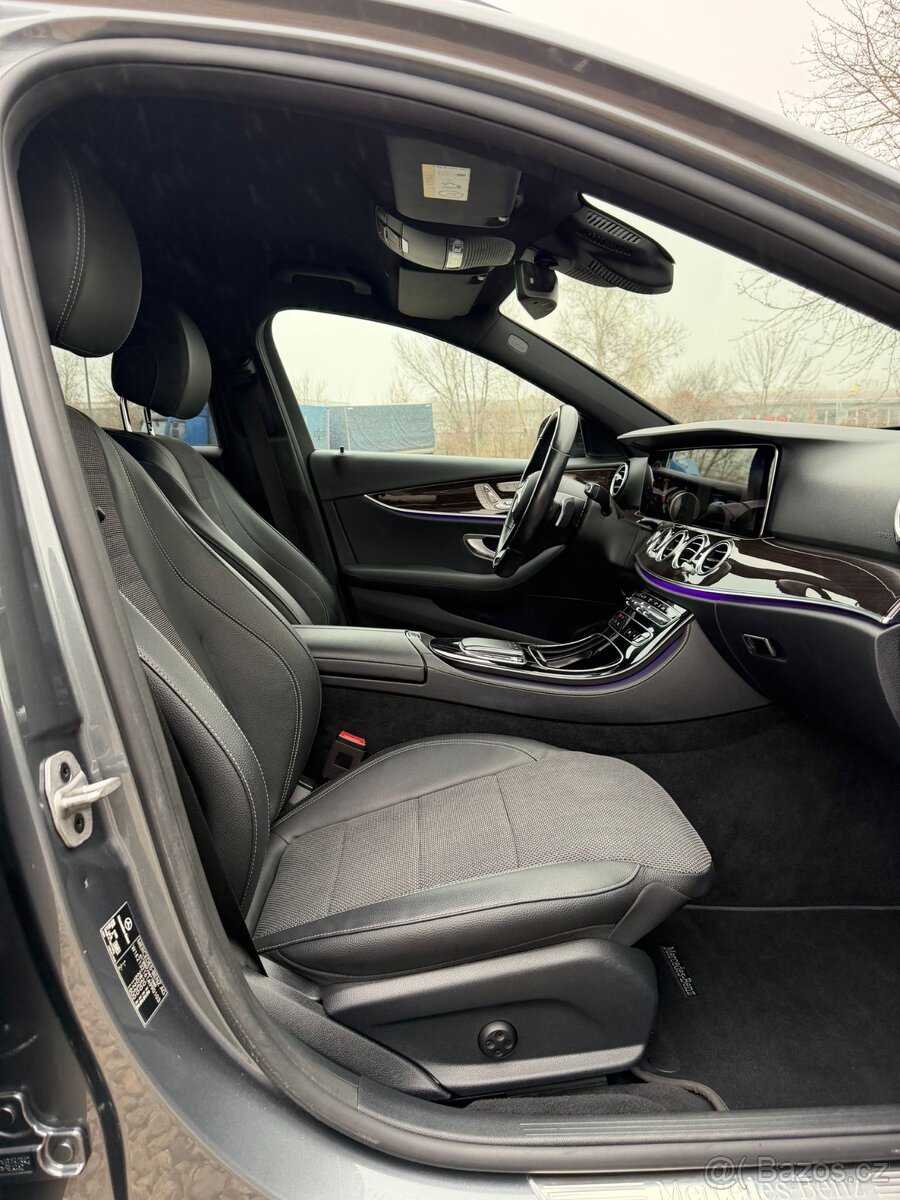 Mercedes Benz E300de T Saloon - 14