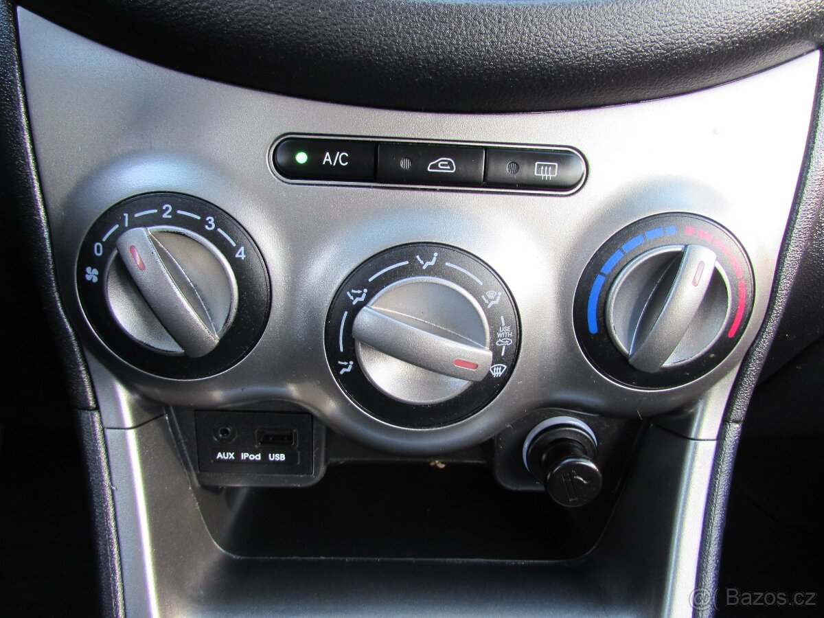 Hyundai i10 1.1i 51kW, nová STK, serviska, klima - 14