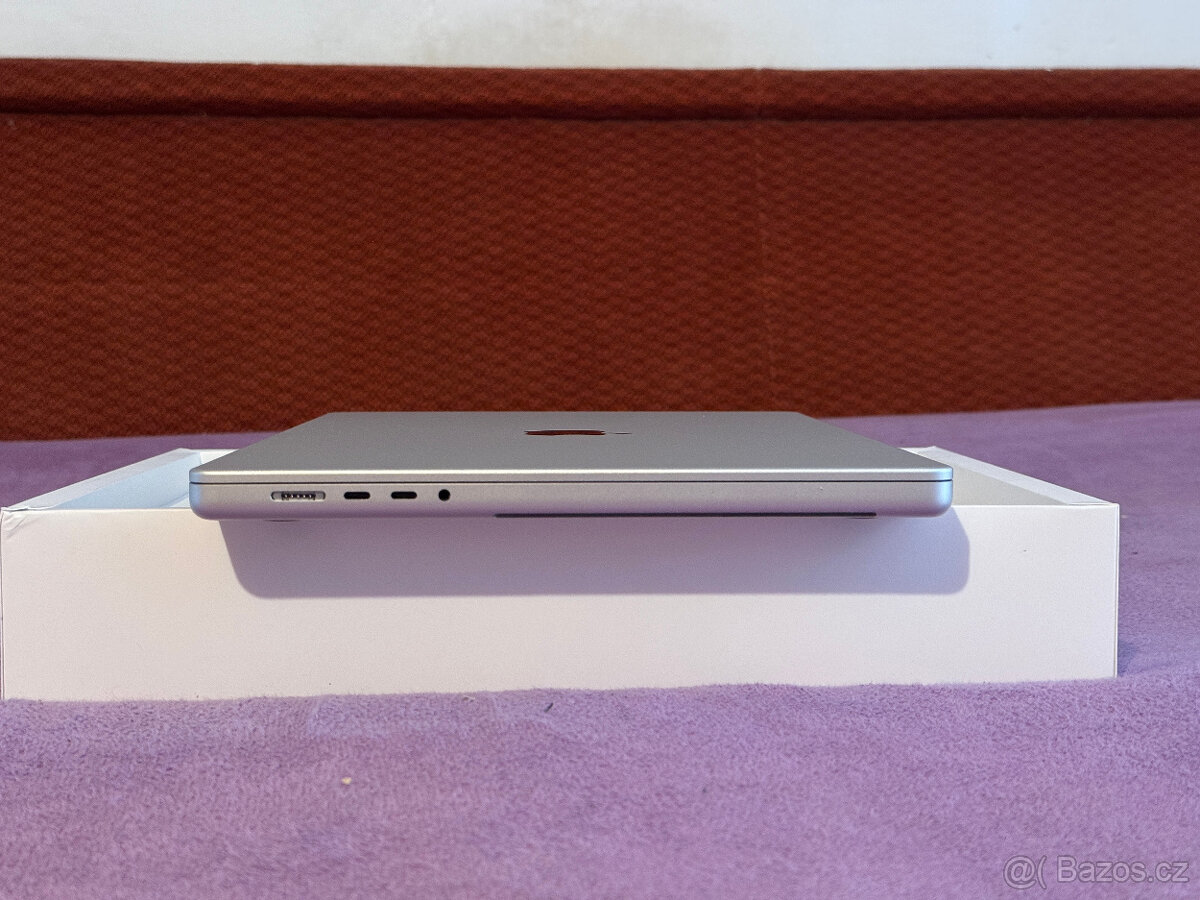 Macbook Pro 16" 2021 M1 16GB 512GB - 14