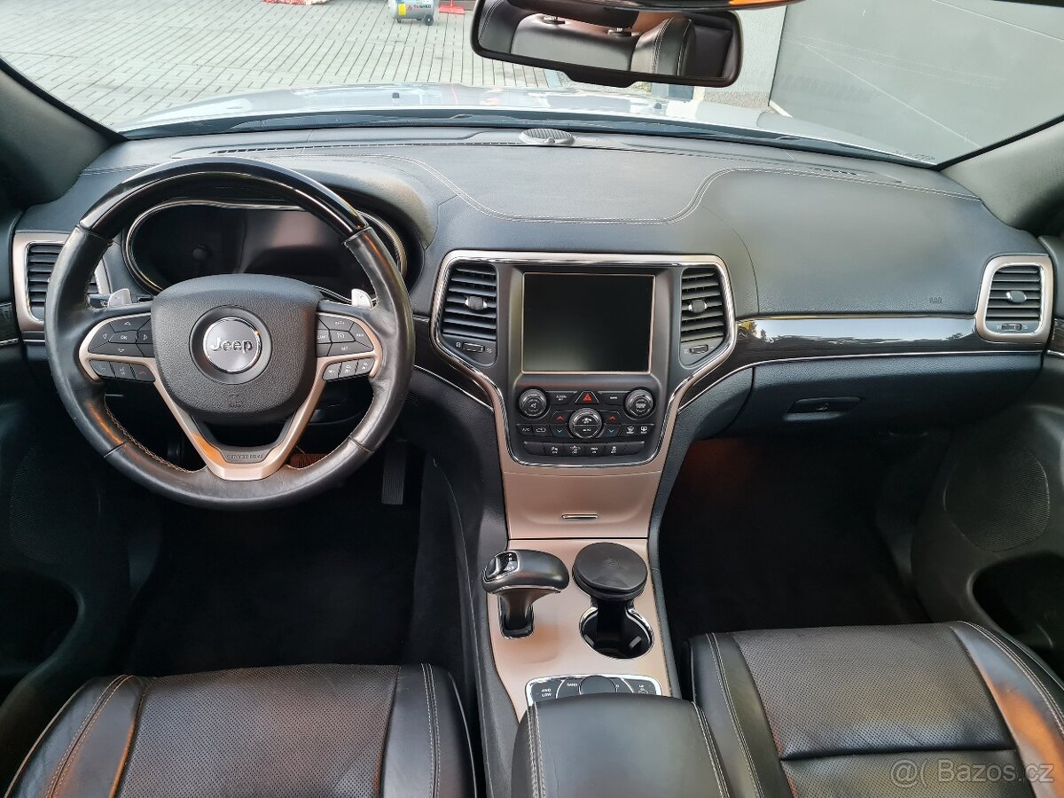 Jeep Grand Cherokee 3.0CRDi 184kW OVERLAND 108tKMM - 14