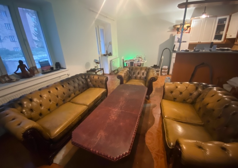 Kožený set Chesterfield, kancelářská židle, stolek - 14