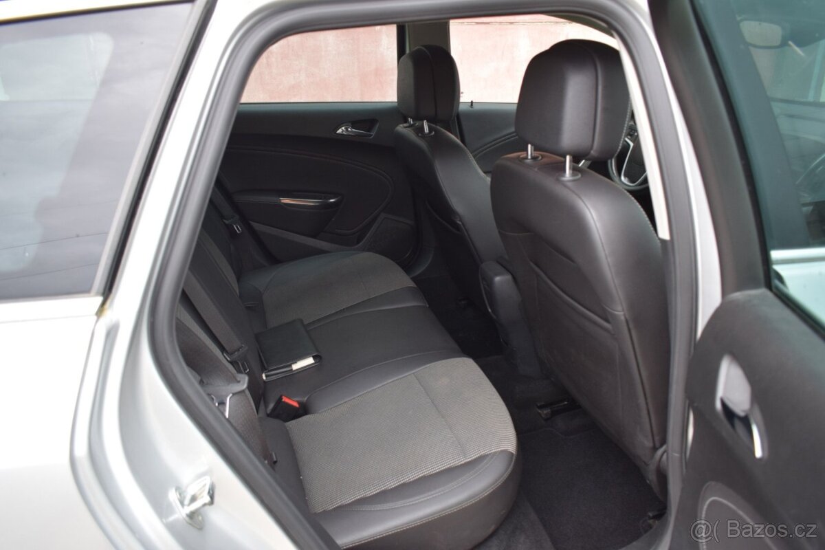 Opel Astra 1.7 CDTi/2012/TAŽNÉ/MANUÁL/AC/ - 14