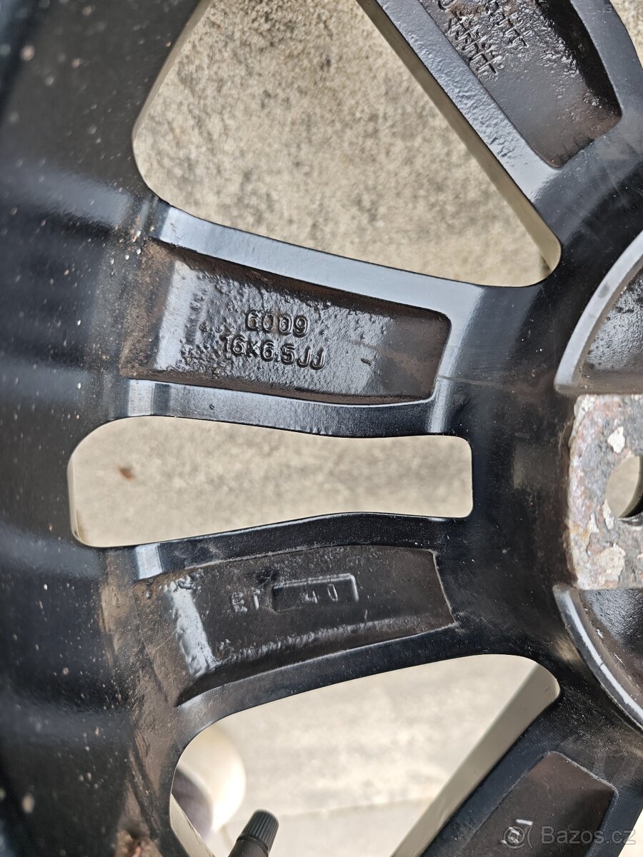 Alu kola Kia Sportage + zimní pneu 215/70 R16 - 14