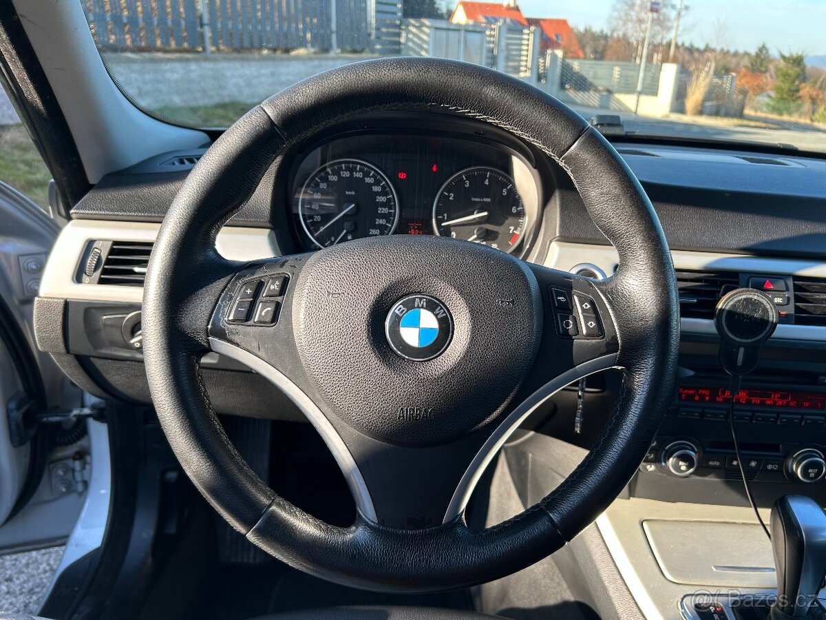 BMW 320i Touring (E91) - 14