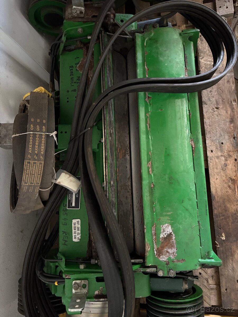 sklízecí řezačka John Deere 8600i - 14