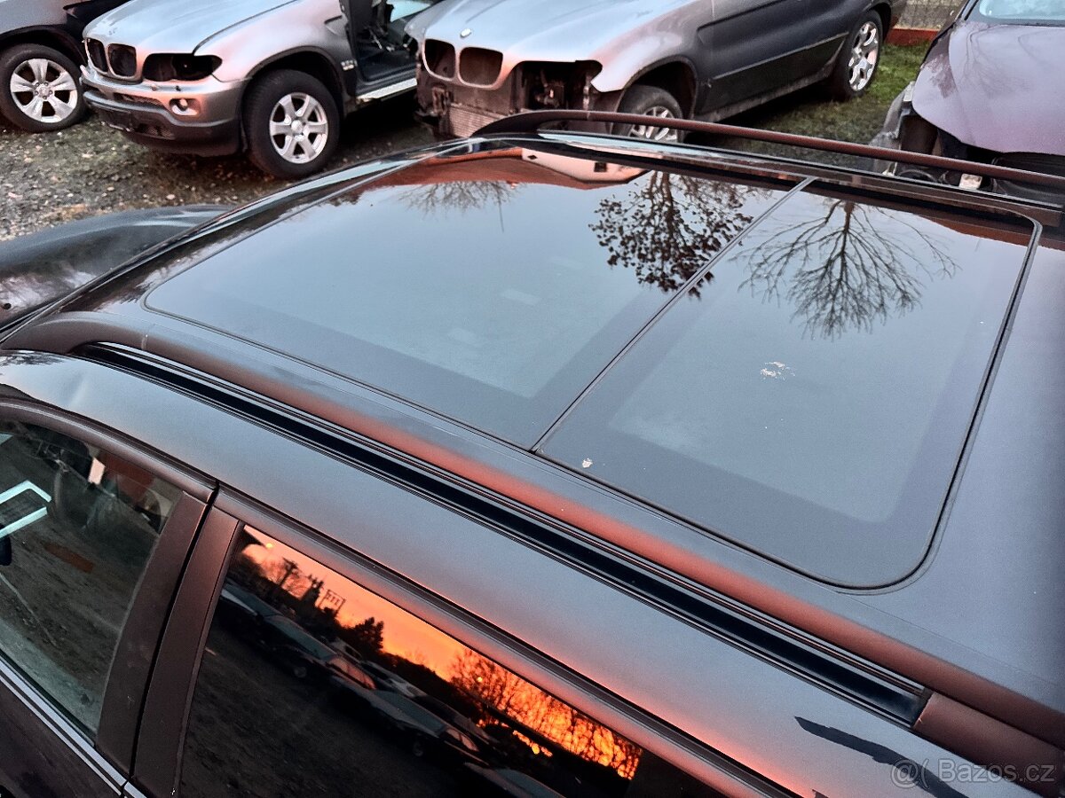 BMW E61 525i N52B25 Saphireschwarz / nahradni dily - 14