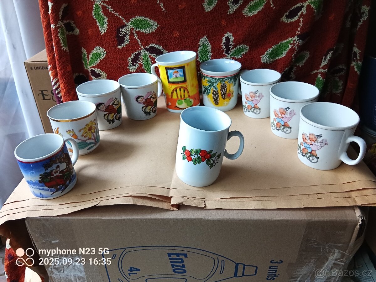 stare porcelanove hrnky malovane sady - 14