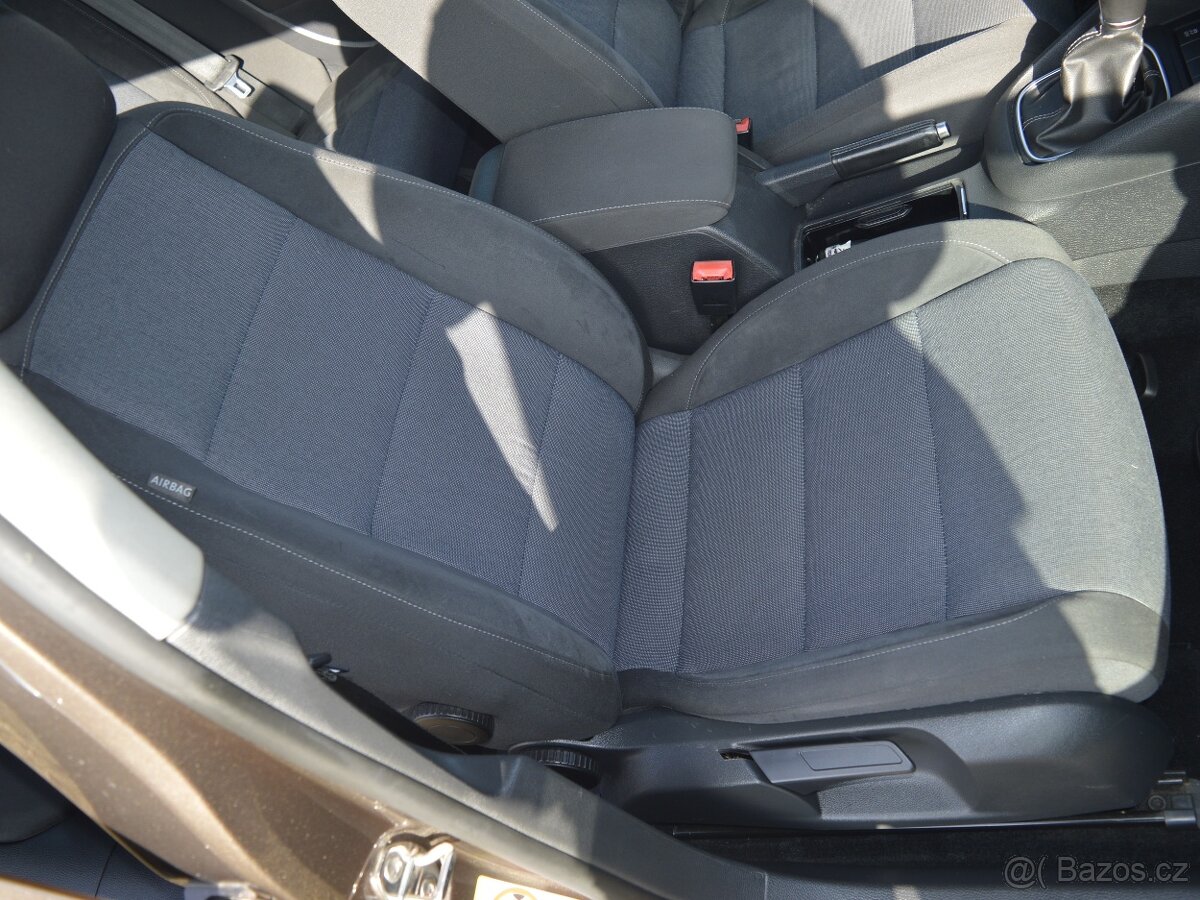 VW Golf VI kombi 2,0 103 kw po 1. majiteli z DE - 14