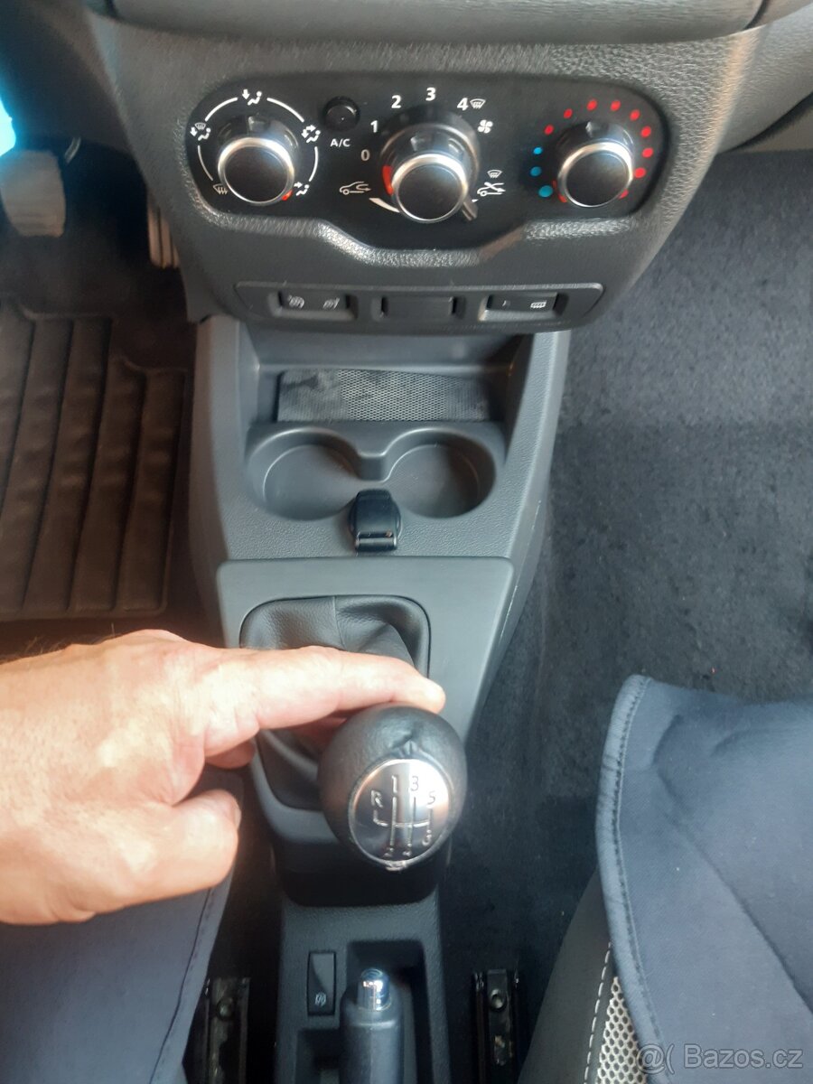 Dacia Lodgy Stepway 7míst - 14