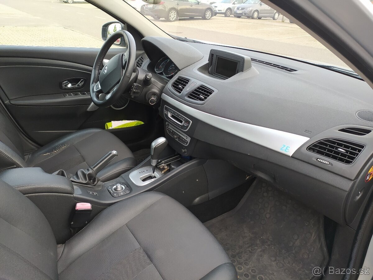 Elektromobil Renault Fluence Z.E. r.v.2012, dojazd 50km - 14