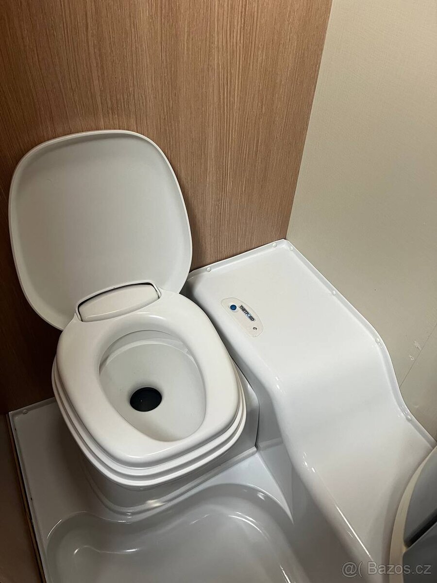 Karavan Sunlight Carado Capron 2015 - 14