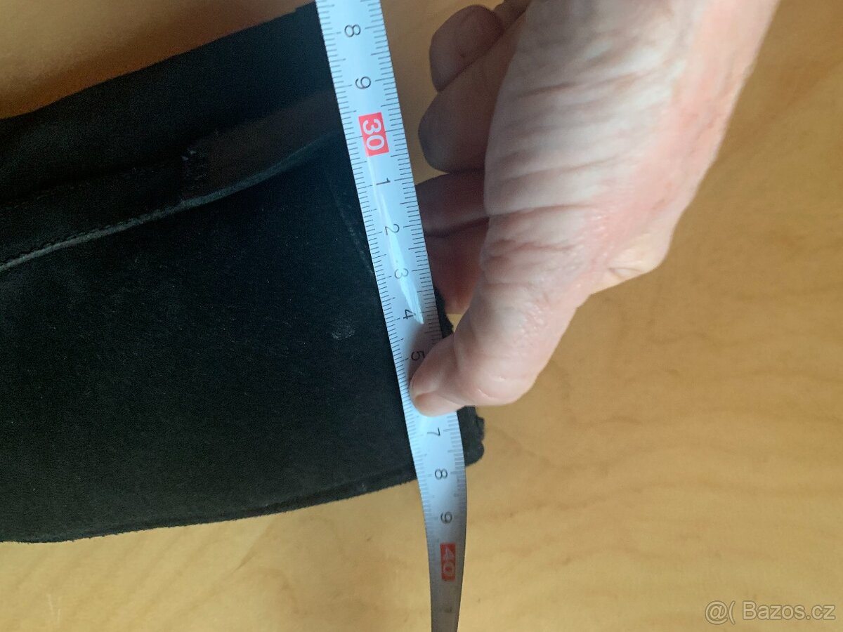 kotníkové kožešinové kozačky zn. Clarks - vel. 38 - 14