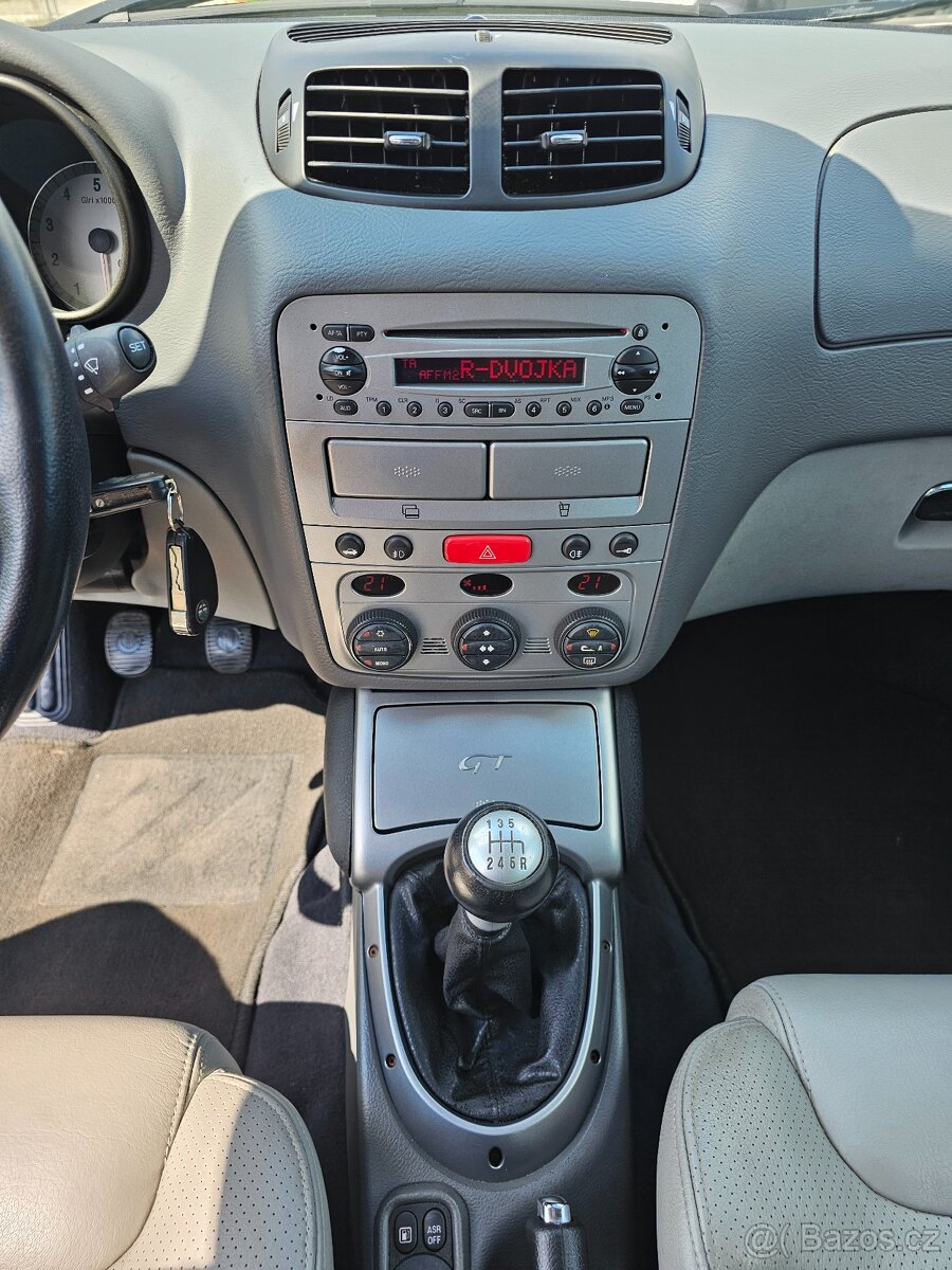 ALFA ROMEO GT 2004 3.2 V6 177kW BUSSO,TEMPOMAT - 14