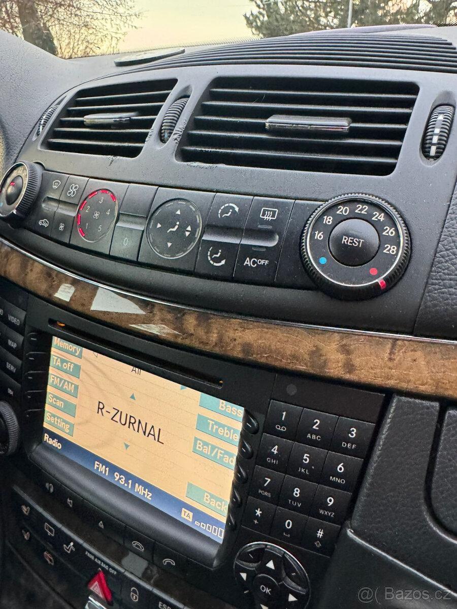 Mercedes-Benz E-Class Kombi 320i V6 – Benzín + LPG – Automat - 14