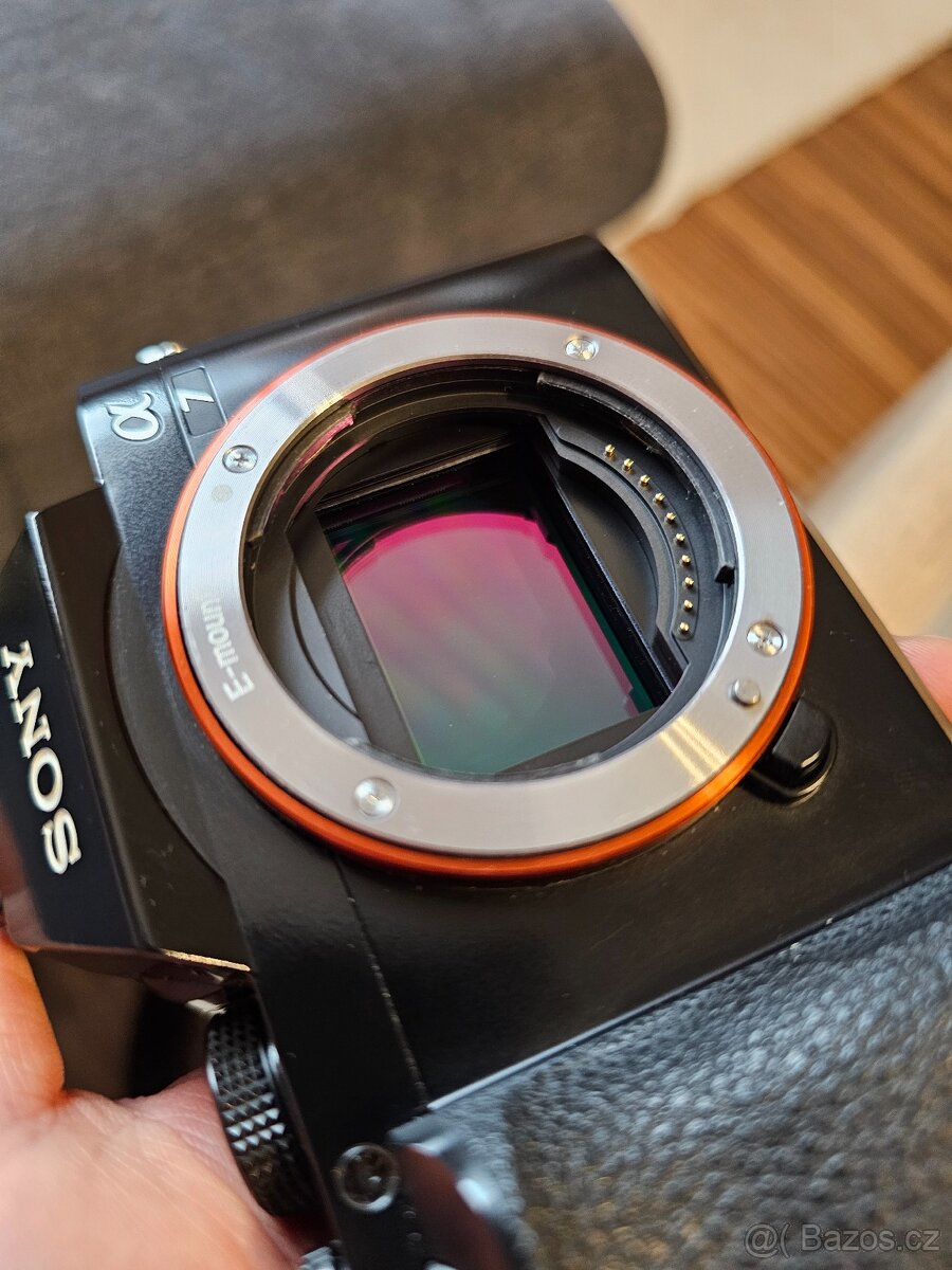 Sony Alpha A7 + prislusenstvi + objektivy - ZEISS 55mm - 14