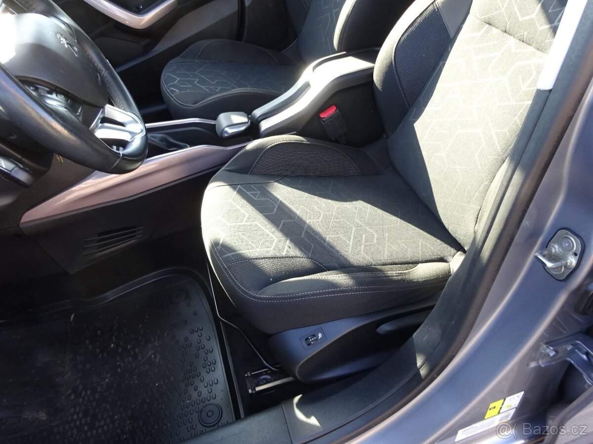 Peugeot 2008 1.4 HDI r.v.2015 (50 kw) Koupeno v ČR - 14