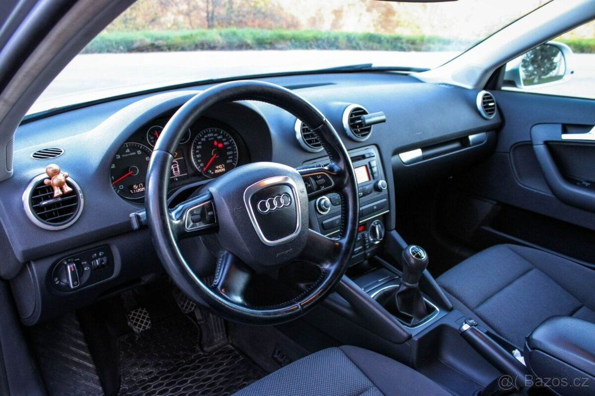 Audi A3 Sportback 1.6 Ambition - 14