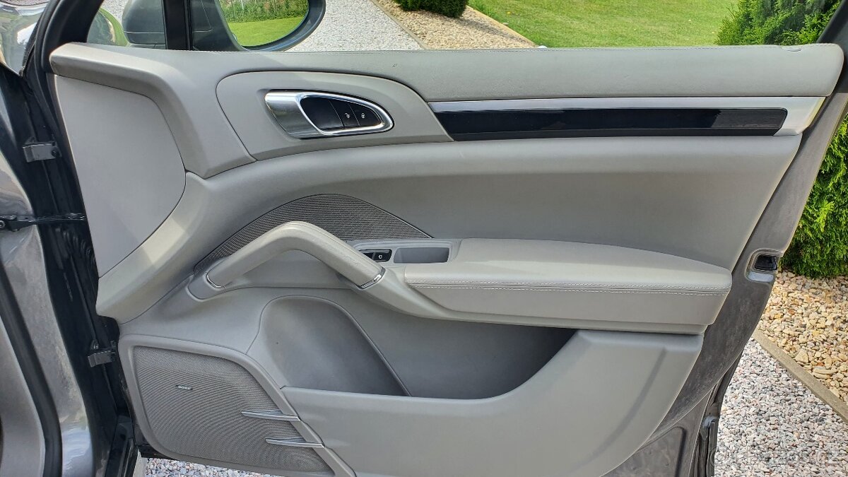 PORSCHE CAYENNE S 4.2TDi V8 382PS MODEL 2014 PĚKNÉ - 14