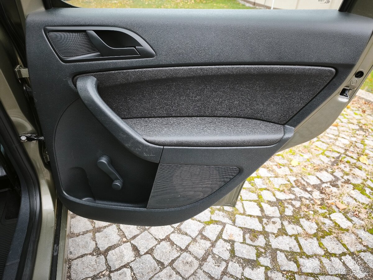 Škoda Yeti, 2.0 TDI, 4x4, nové v ČR, po 1. majiteli - 14