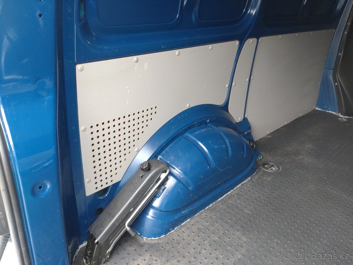 VOLKSWAGEN TRANSPORTER 2.0 TDi T6 - DPH - 76.000 km - 14