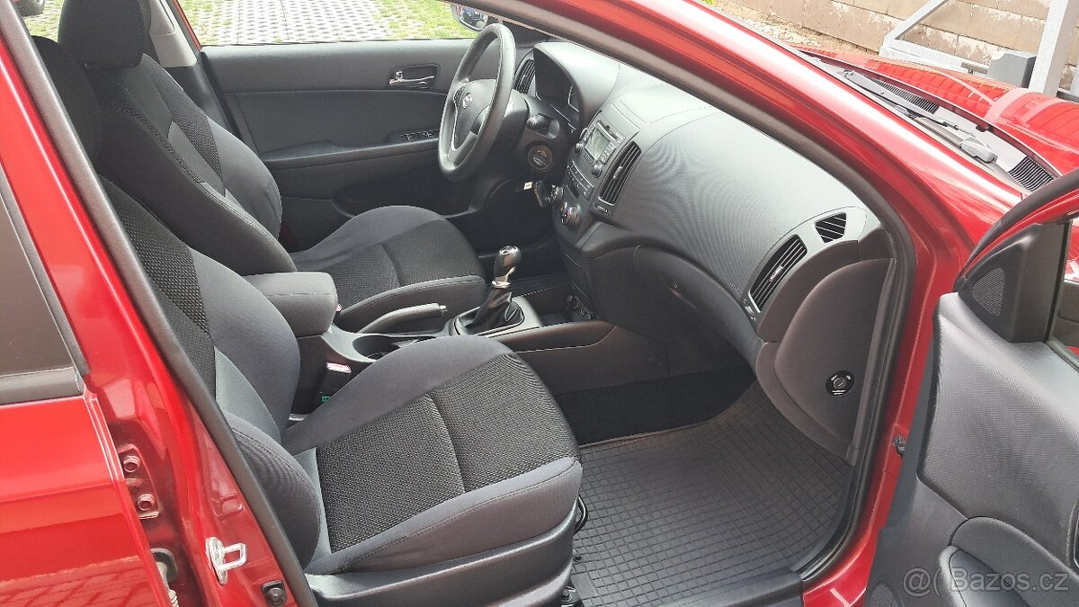 Hyundai i30, 1.4i / 80KW TRIKOLOR ČR - 14