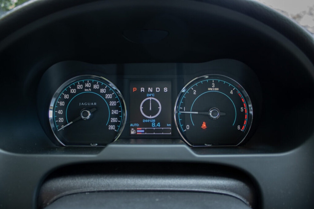 Jaguar XF 2.2D Premium Luxury - 14