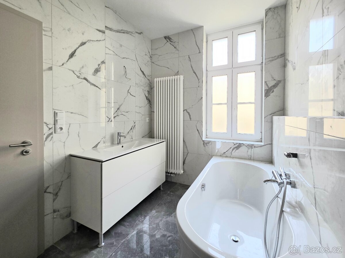 Pronájem bytu 3+1, 3 balkóny, Karlovo nám., Praha 2 - 14