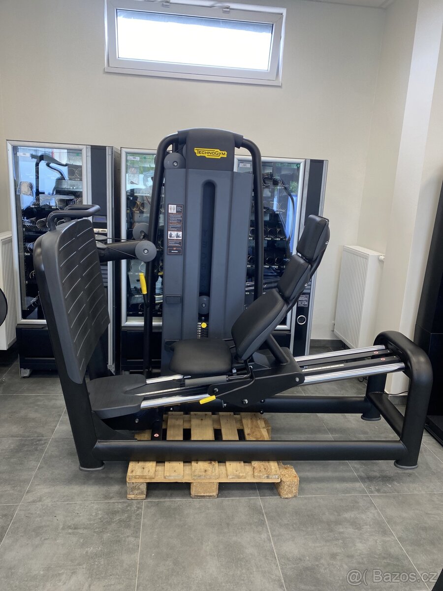 Technogym Selection 2 -17 strojů- krásný stav - 14
