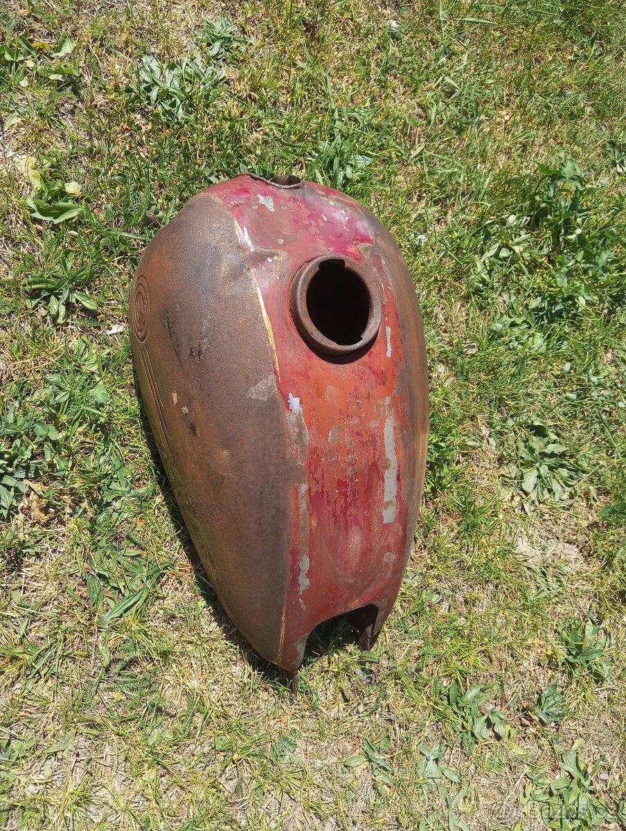 Nádrž ČZ 125/ 150 C červená - 14