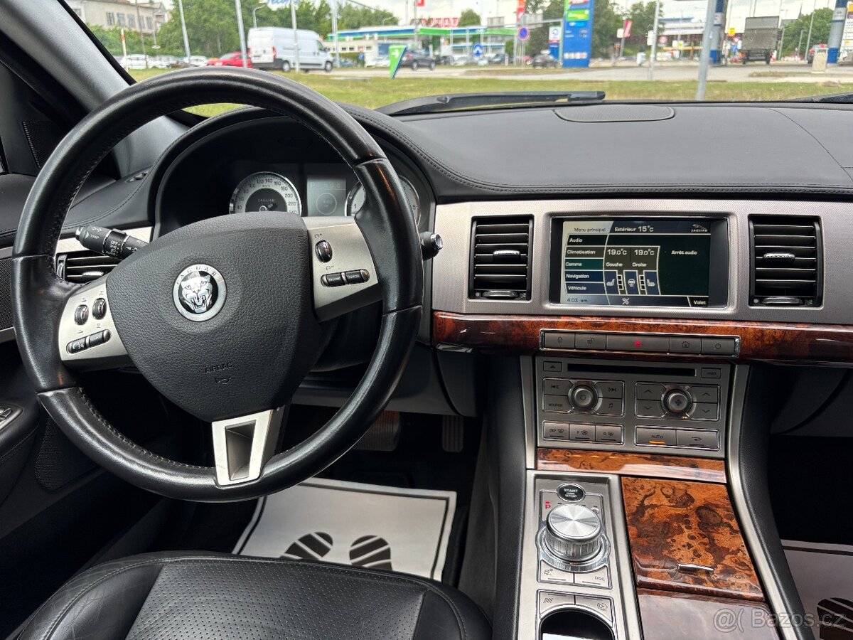 Jaguar XF 3.0D 177kW Automat - 14