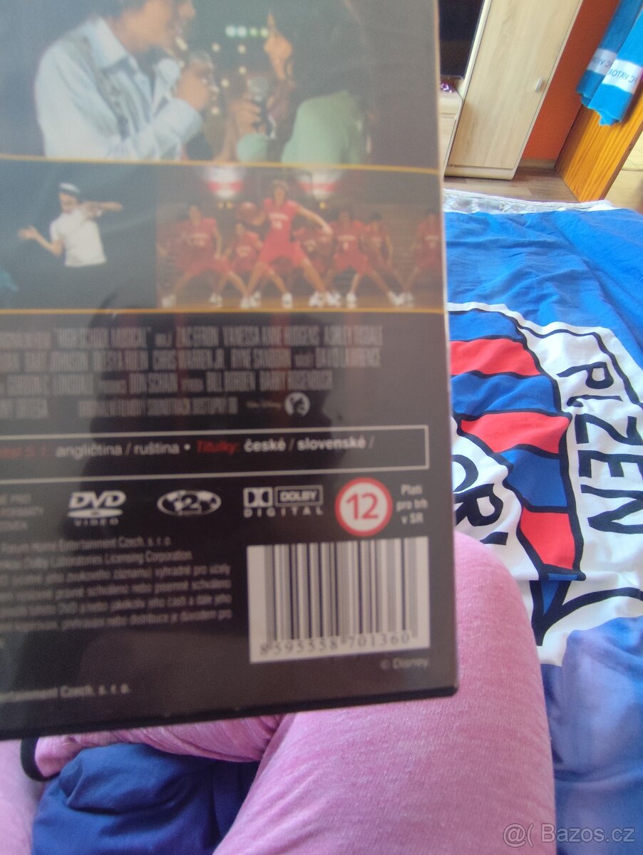 Darují Mix věcí - 14