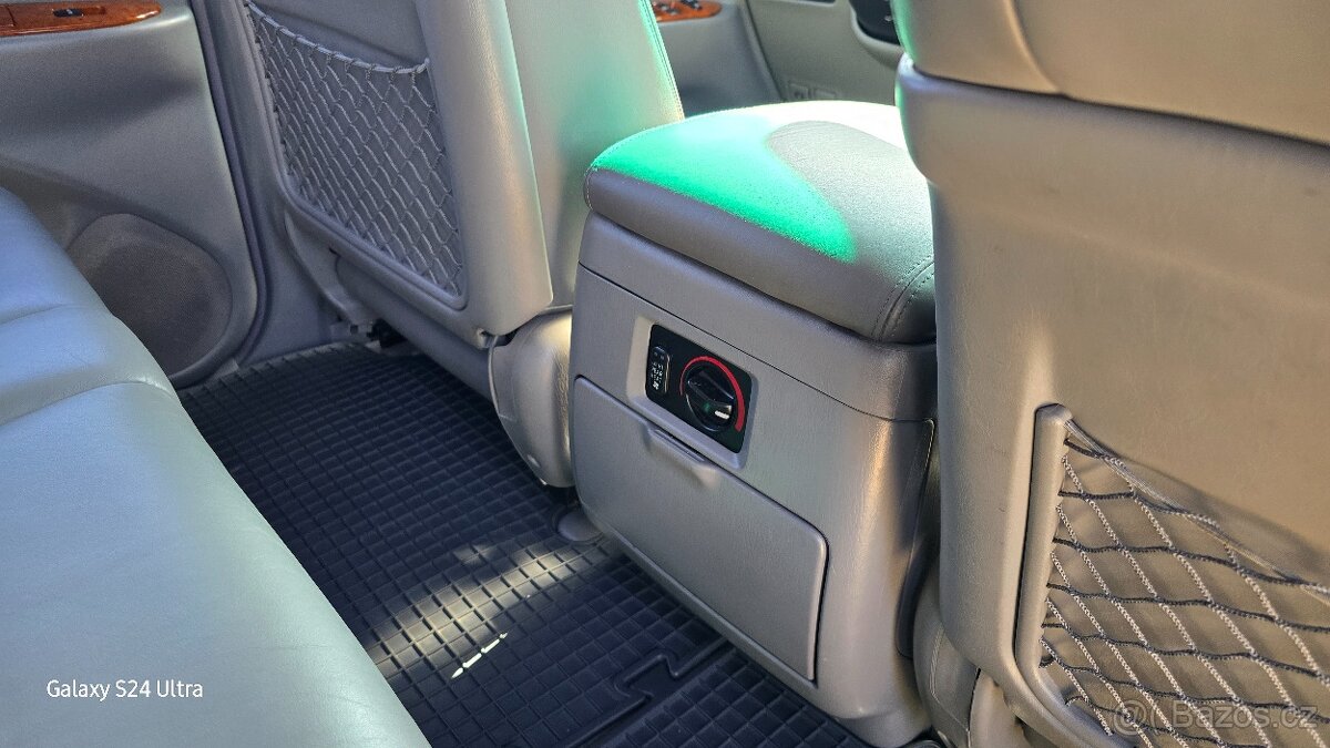 Toyota Land Cruiser 100 - 14