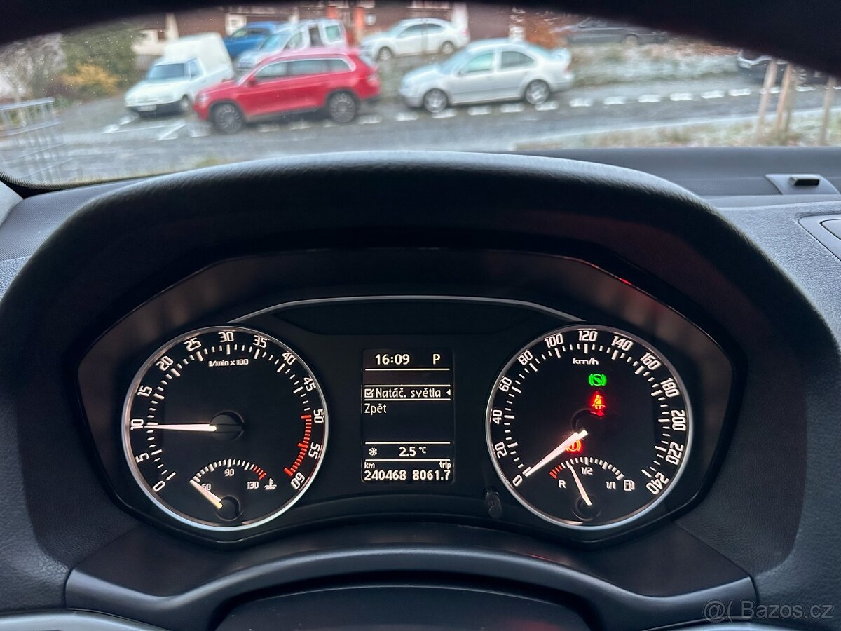 Škoda Octavia Scout 4x4 DSG 2.0Tdi 103kw (2011) - 14