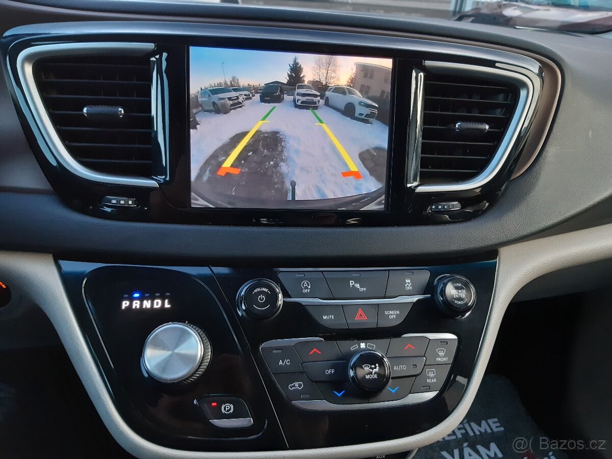 Chrysler Pacifica 3.6L, 7míst, tažné, LPG, 98.000km, Android - 14