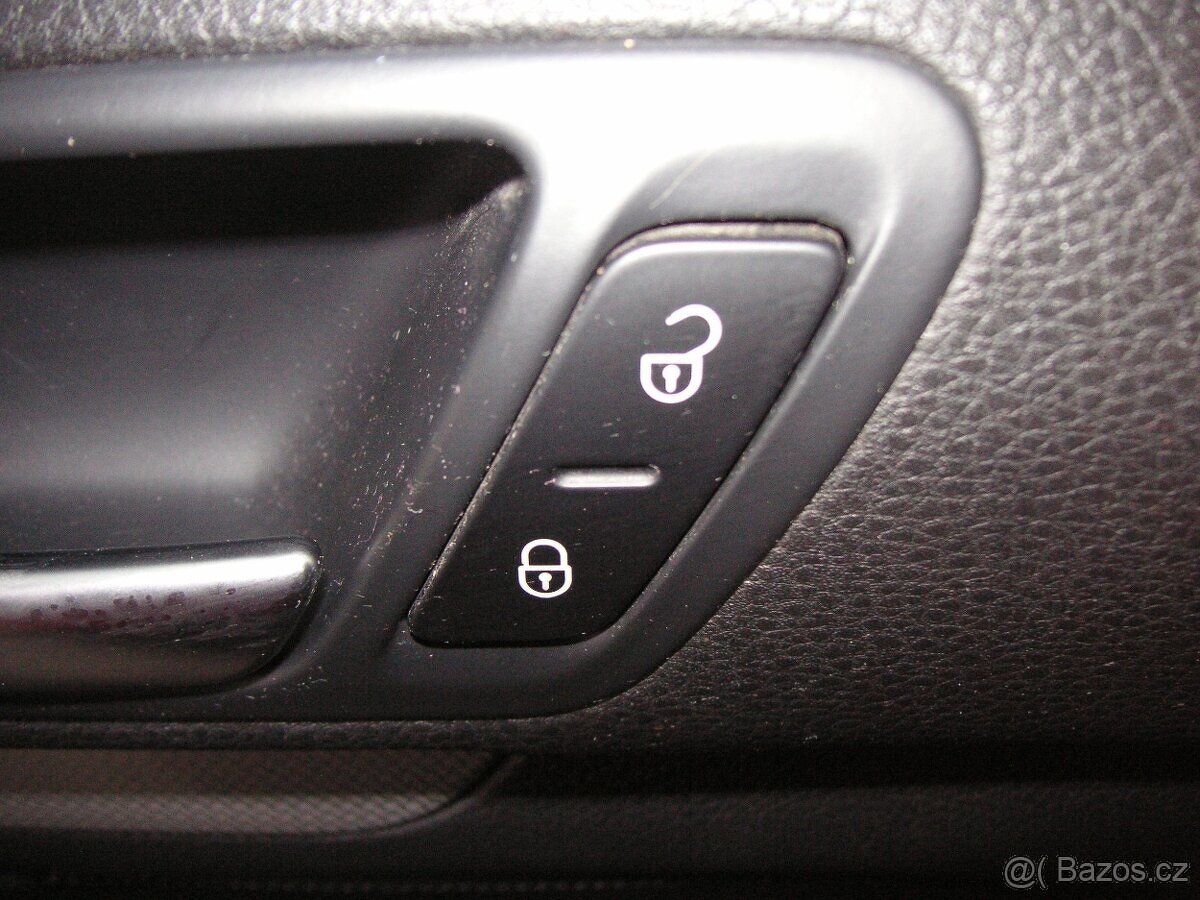 Volkswagen Golf 6 Variant 1.6 TDI DSG - Serviska - 14