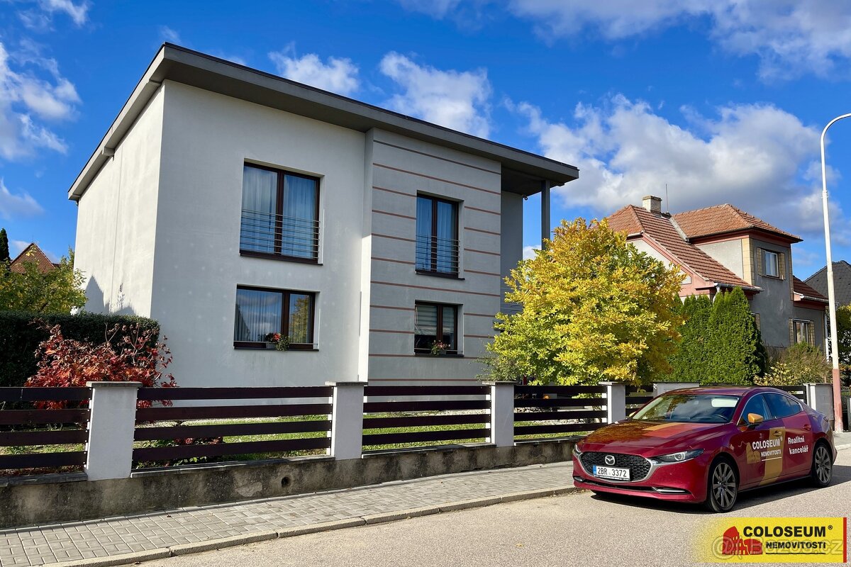 Moravský Krumlov, RD 5+kk, pozemek 760m2, zahrada, bazén, pe - 14