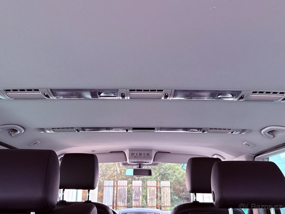VW Multivan 2.0 TDI Highline 4Motion - 14